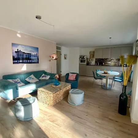 Daire Louisa 43 - Octopussy In *